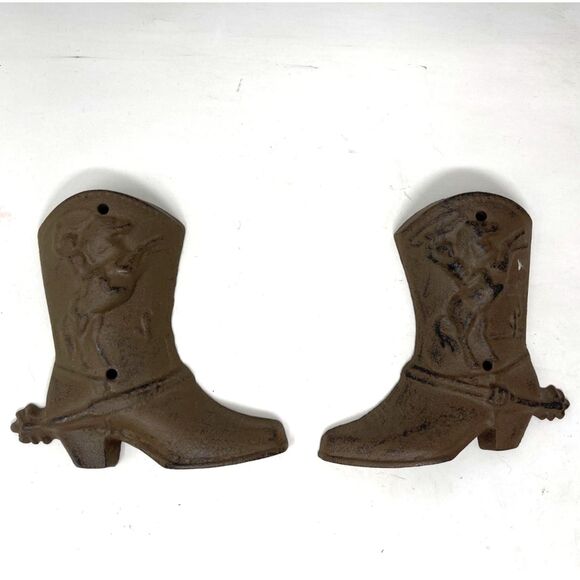 Vintage Western Cowboy Boot Cast Iron Wall Cabin Decor 4.5" Plaques Rodeo - Picture 1 of 6
